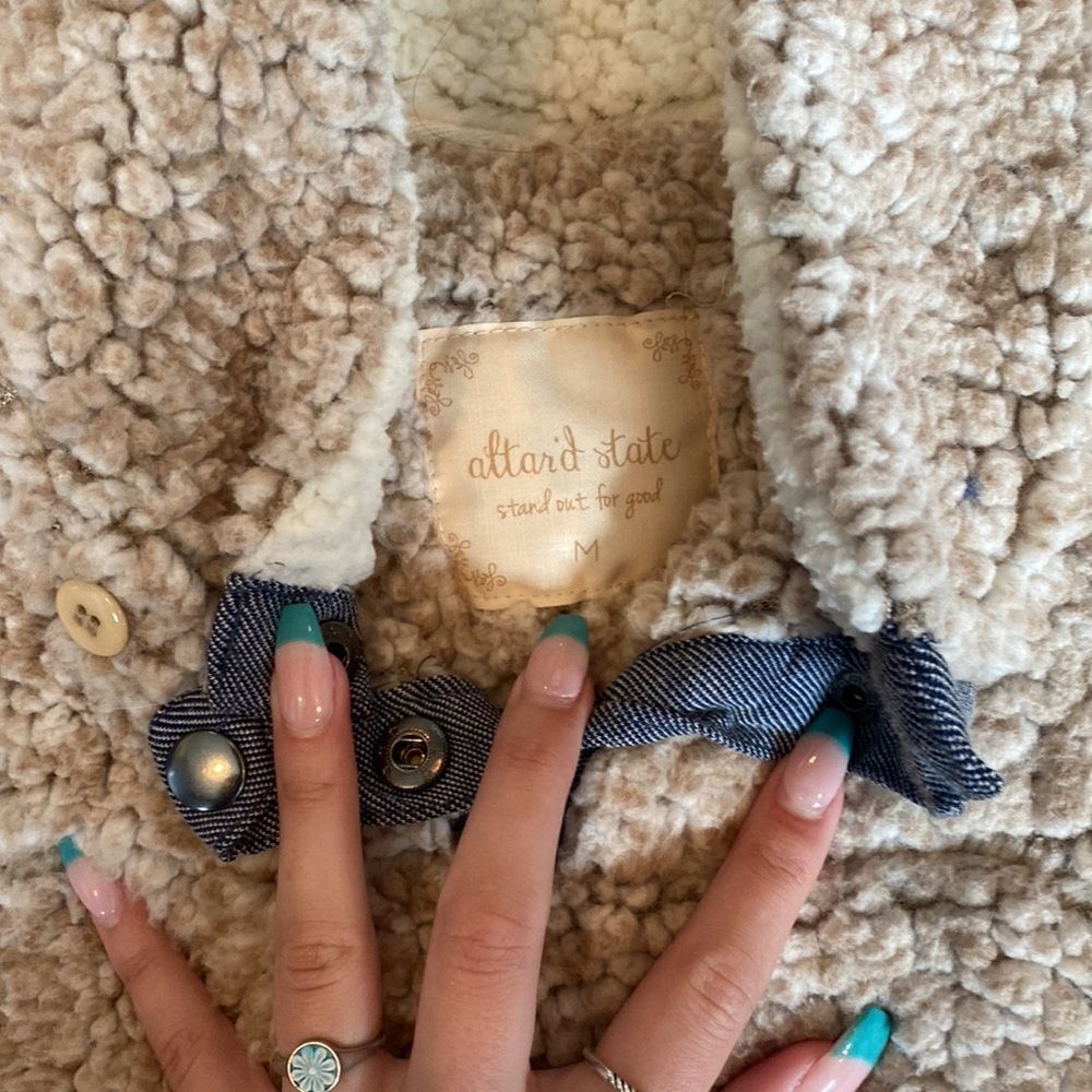 altar’d state cream pullover fleece! - Picture 2 of 4